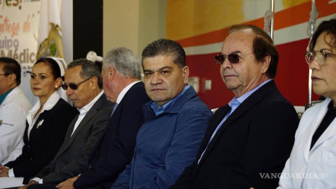 $!Entrega Miguel Riquelme equipo médico por 15 mdp, de 40 mdp que llegarán al Hospital General de Torreón