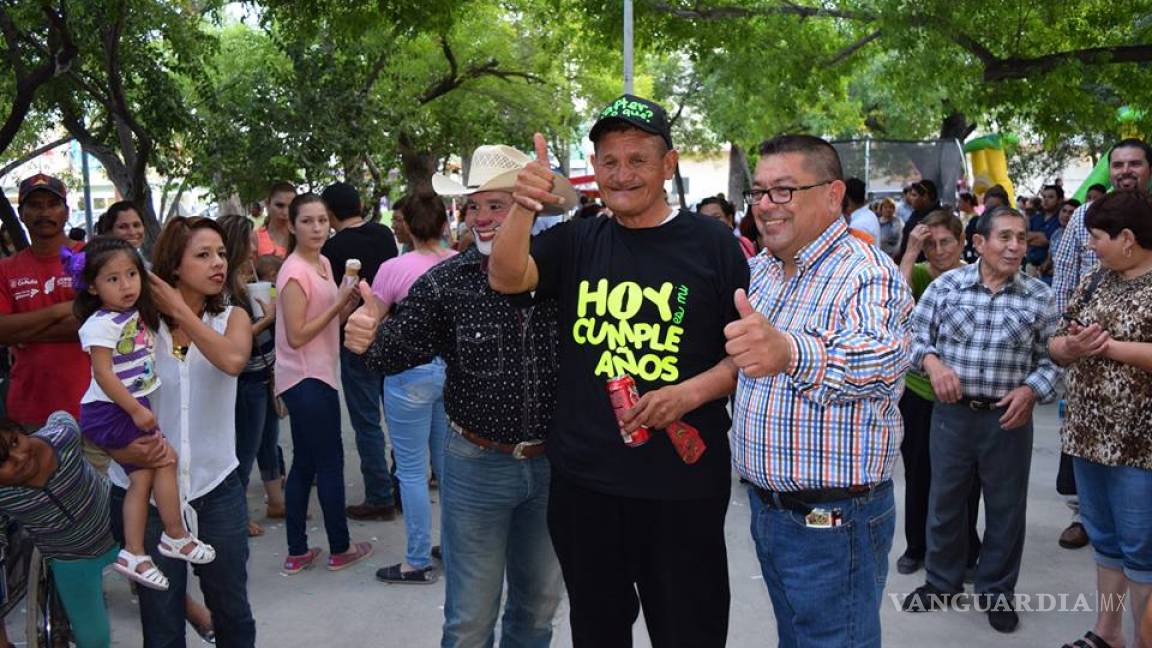 Alcalde organiza gran fiesta a ciudadano de San Buena