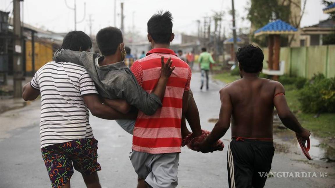 $!Super ciclón Amphan arrasa y destroza todo lo que se interpone en su paso por la India y Bangladesh (fotos)