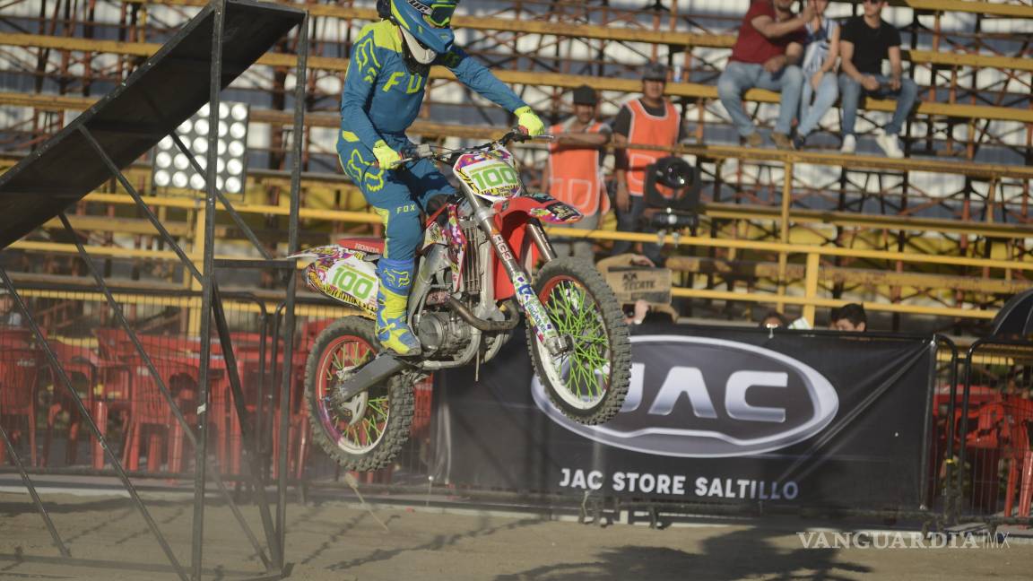 $!Wheels Master Show en la Arena 8 Segundos enciende los ánimos a los saltillenses