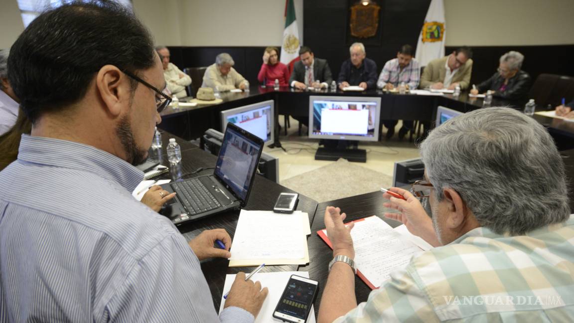Explican legisladores y funcionarios a ciudadanos el estado de la deuda en Coahuila