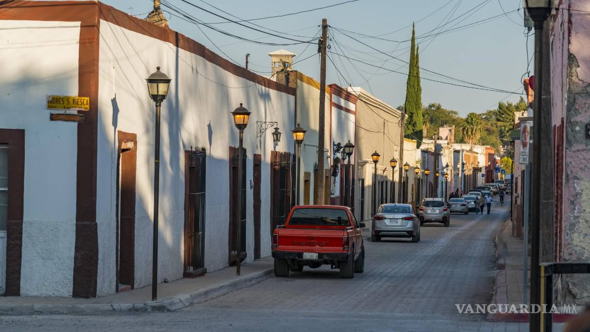 $!Alumbrado público actual en Parras.