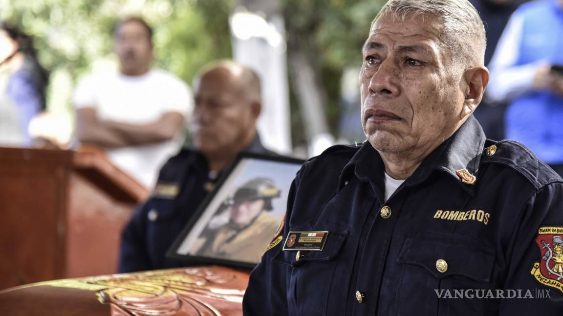 $!Realizan homenaje a bomberos que murieron en explosión en Tultepec