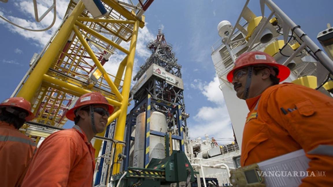 Buscan abrir el sector petrolero en México