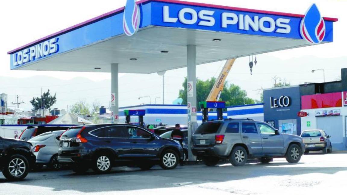 Denuncian amenazas tras quejarse de gasolinera de Saltillo por despachar combustible contaminado