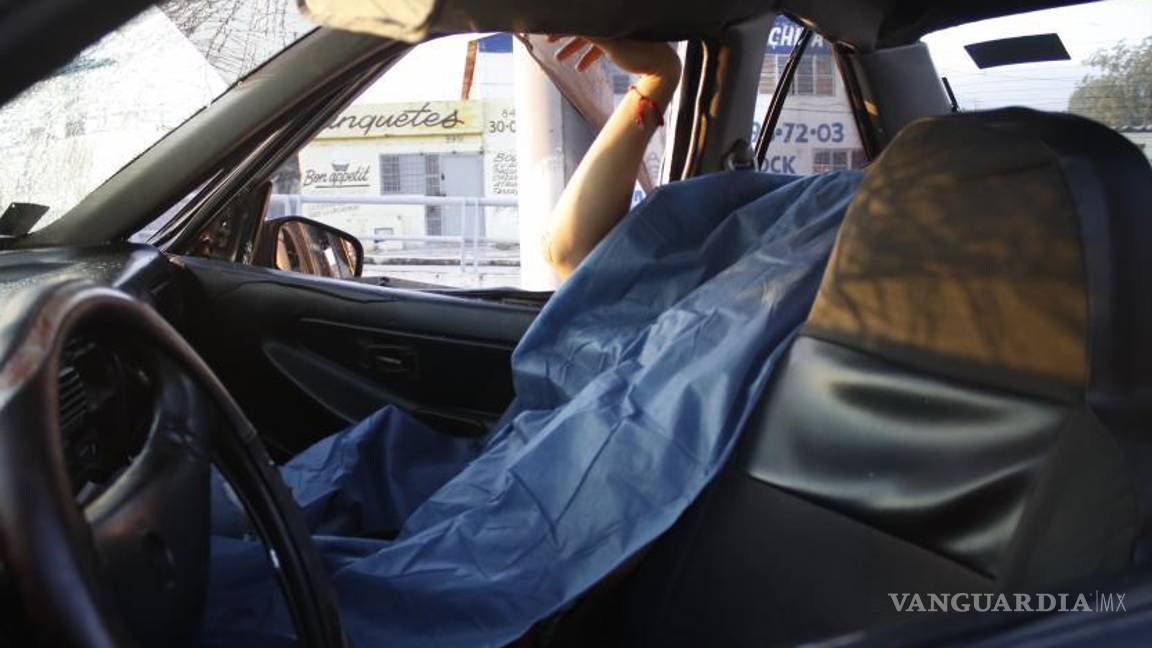 $!Cuerpo de la víctima liberado por bomberos y trasladado al SEMEFO para investigaciones adicionales.