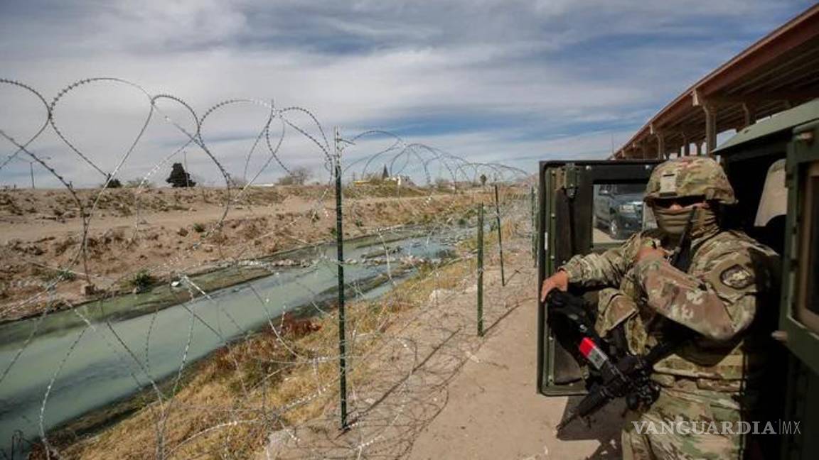 $!No solo afectaría a humanos, sostienen que seguramente hay animales atrapados y lastimados a lo largo de las barricadas de alambre de navajas