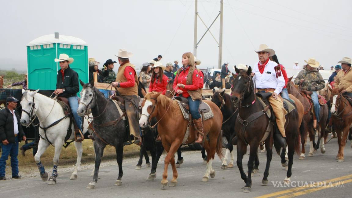 Más de 10 mil jinetes participan en la Cabalgata Acuña-San Carlos 2016