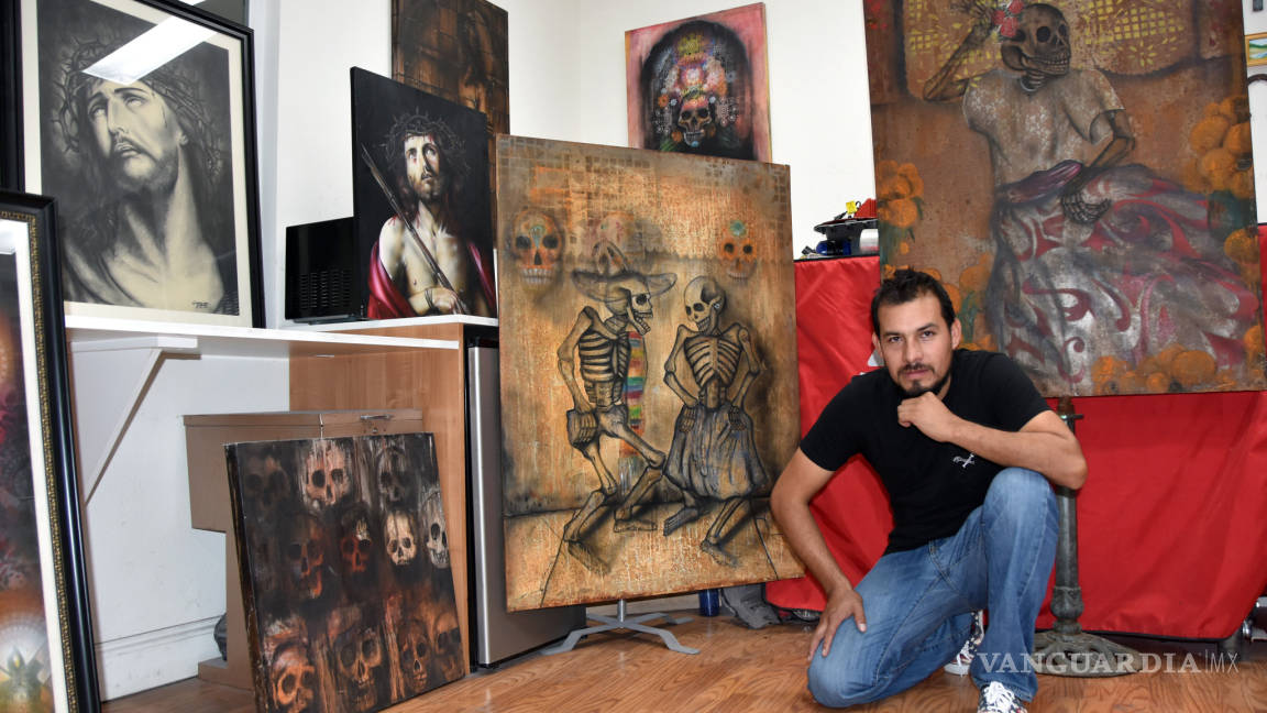 Jesús Molina, un pintor mexicano que “resucita” a los difuntos en su taller automotriz
