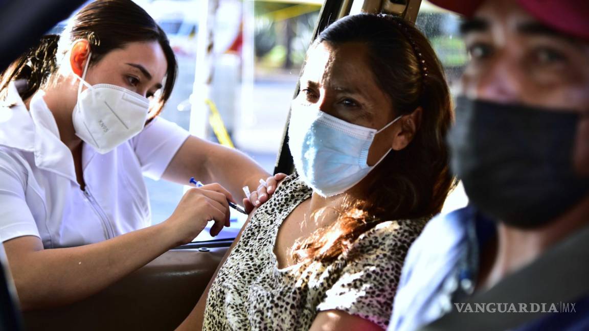 México reporta 879 fallecimientos y 15 mil 876 contagios de COVID-19 en un día