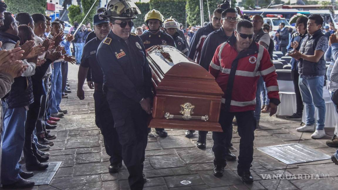 $!Realizan homenaje a bomberos que murieron en explosión en Tultepec