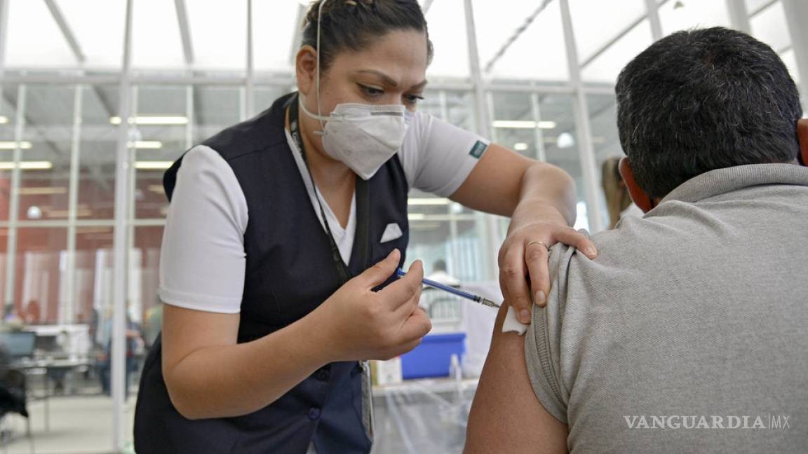 Maestros de Coahuila que rechazaron vacuna contra COVID-19 deberán hacerse pruebas cada quincena