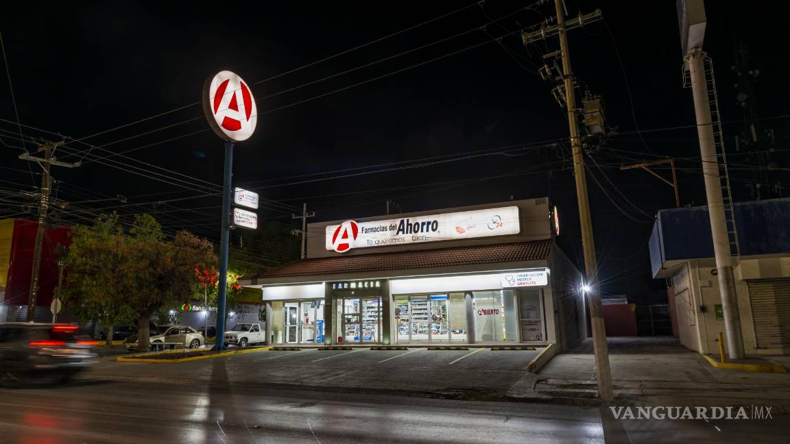 $!La diversidad de farmacias beneficia a la ciudadanía no solo por la disponibilidad de medicinas, sino por la diferencia de precios. Lo complicado es que, si bien las emergencias no avisan, tampoco lo hacen las sucursales que anunciar abrir día y noche, pero cierran la mayor parte de la madrugada.