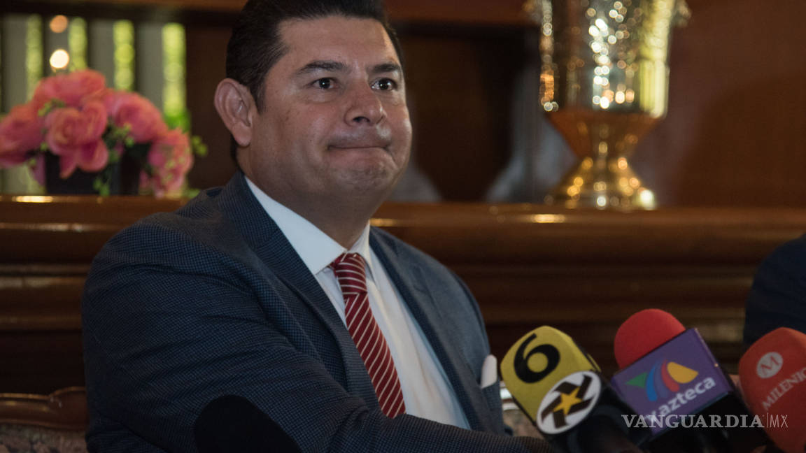 Morena 'se reconcilia con la mafia del poder', dice exaspirante a la gubernatura de Puebla