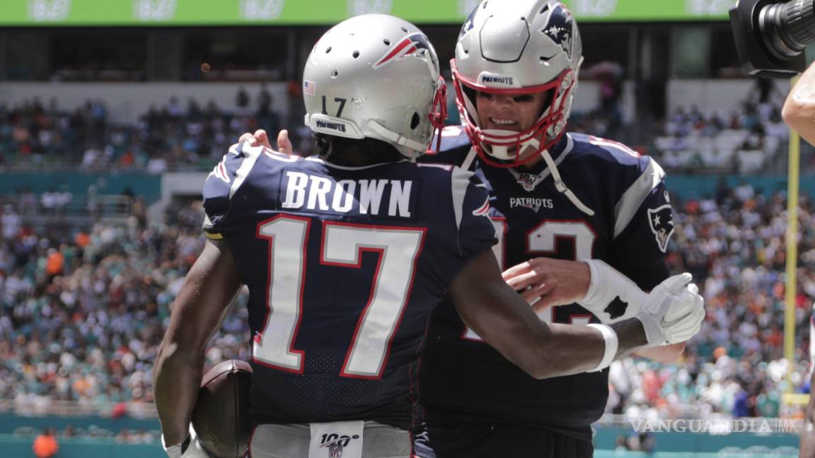 Antonio Brown debuta con touchdown en paliza de Patriots a Miami