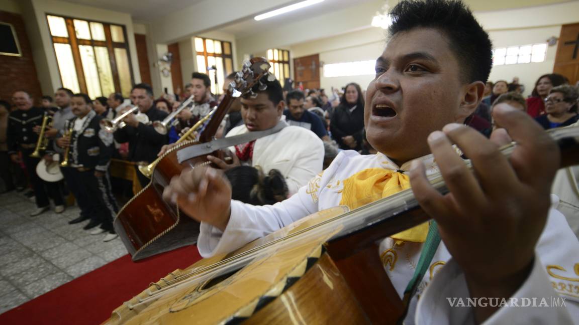 Peregrinan músicos para celebrar su día en Saltillo