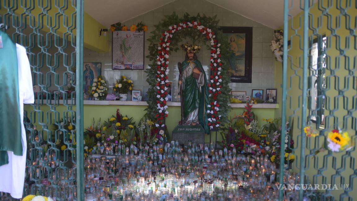 Miles visitan Capilla de San Judas en el Ejido 8 de enero en Frontera, Coahuila