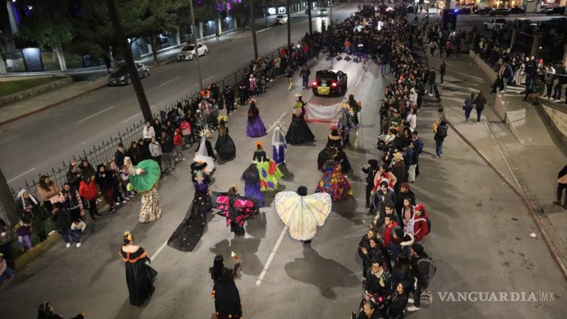 $!Miles disfrutan del desfile ‘Xantolum’ en su nuevo recorrido por calles de Saltillo