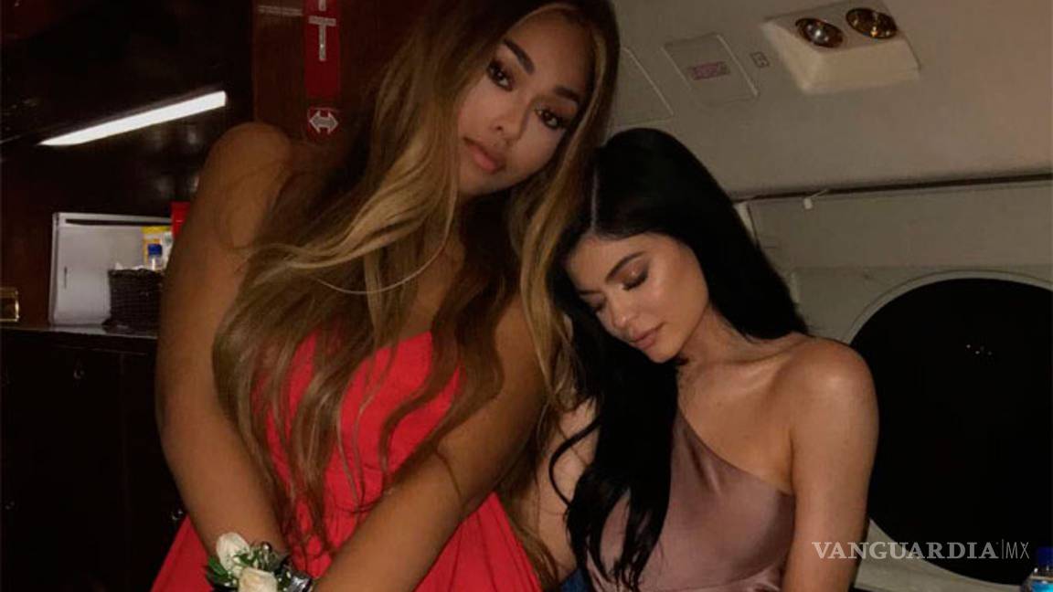 $!Una chica lo rechazó, entonces Kylie Jenner lo acompañó al baile de graduación