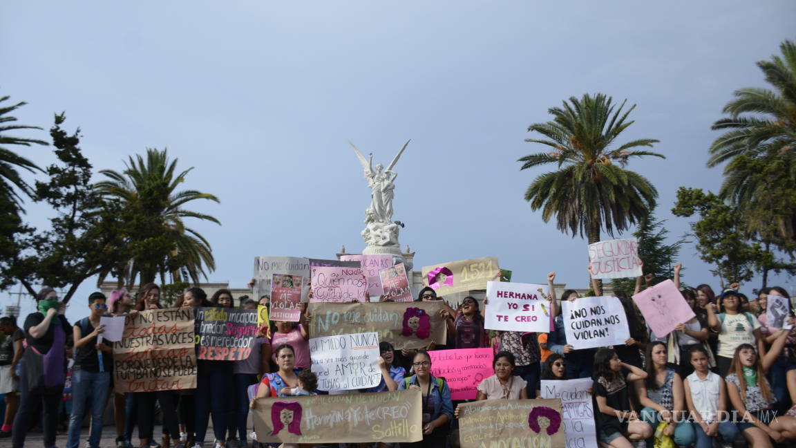 Marchan feministas de Saltillo contra la violencia; aseguran que hay más mil 521 denuncias contra policías