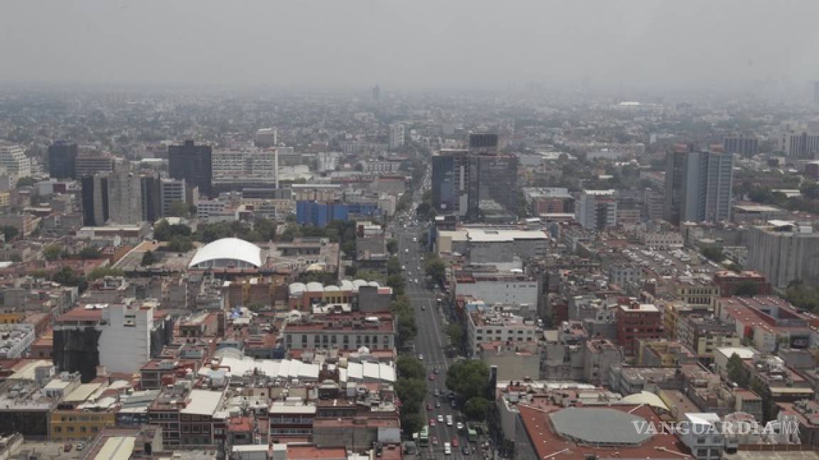 Usan tapabocas en colegios de Monterrey por mala calidad del aire