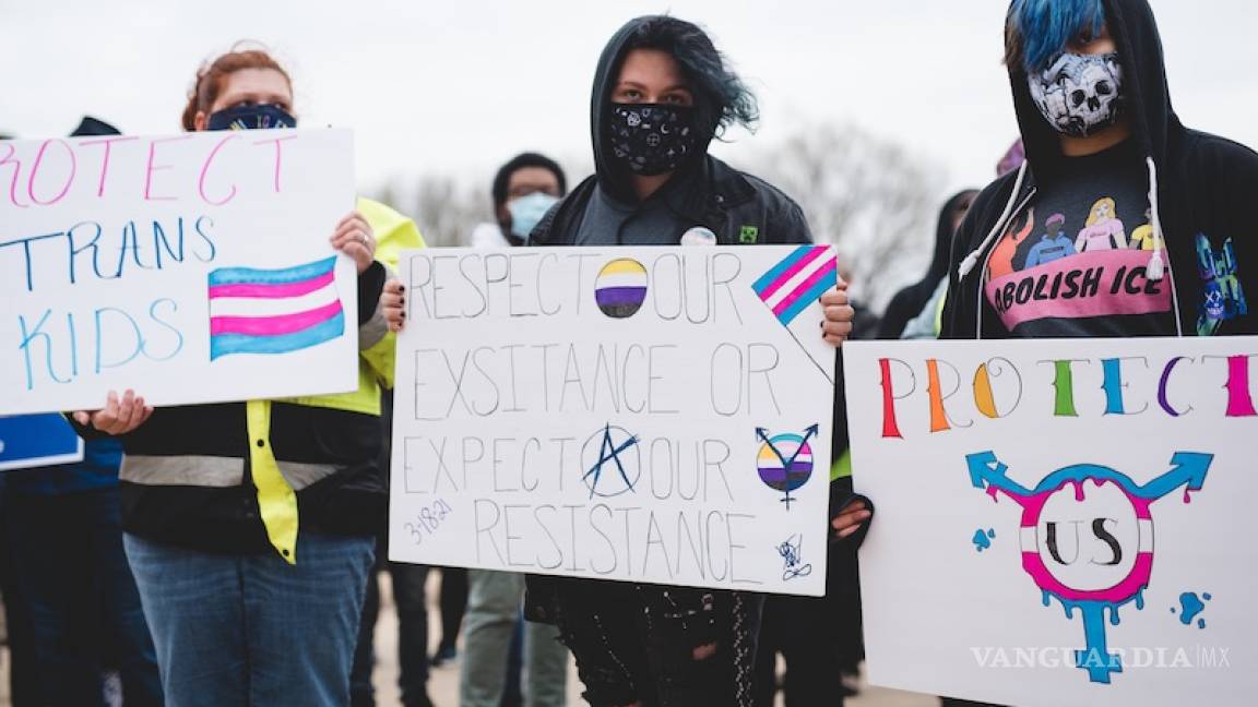 Desatan polémica en Arkansas: prohíben los tratamientos médicos de cambio de sexo a menores trans