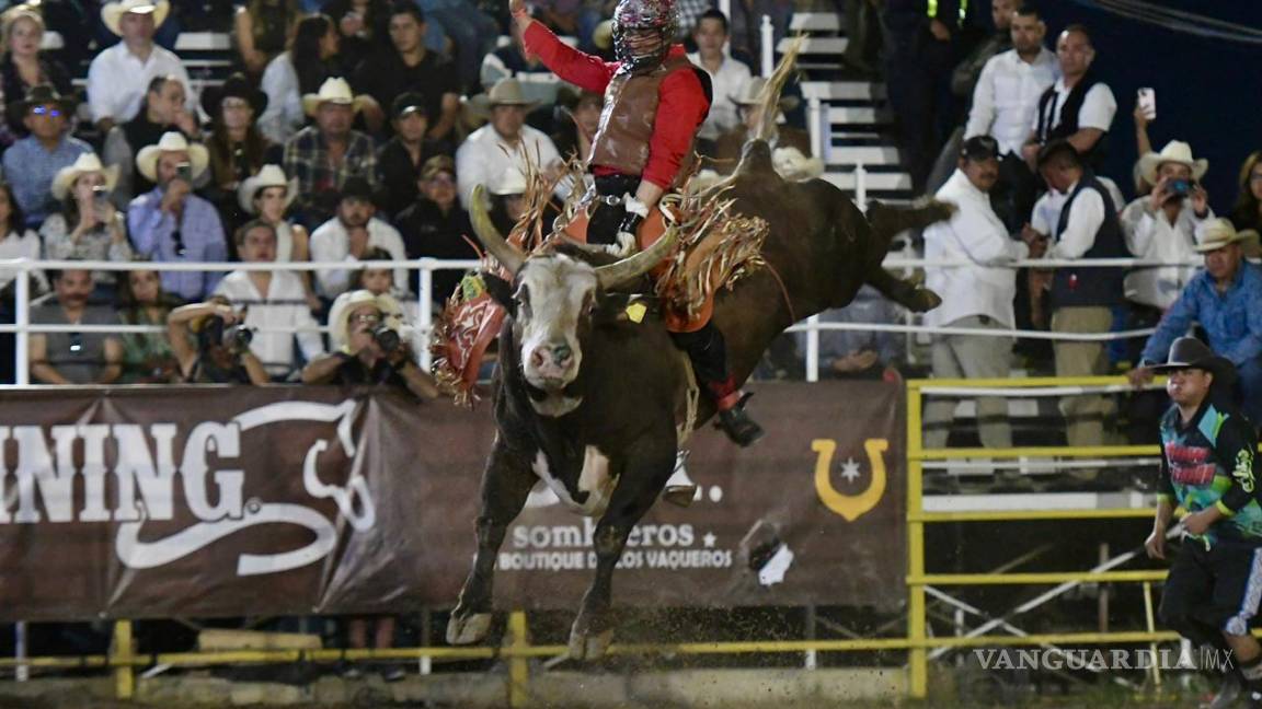 $!El originario de León, Guanajuato, Octavio Torres, dominó a Cat Bird.