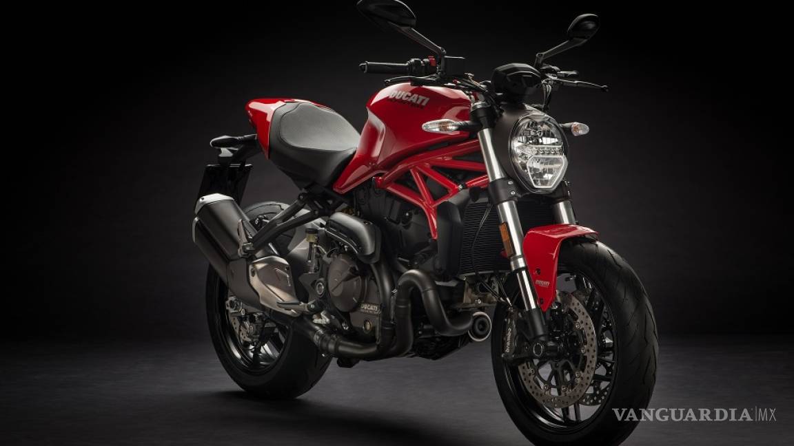 Ducati Monster 821, motocicleta en equilibrio justo