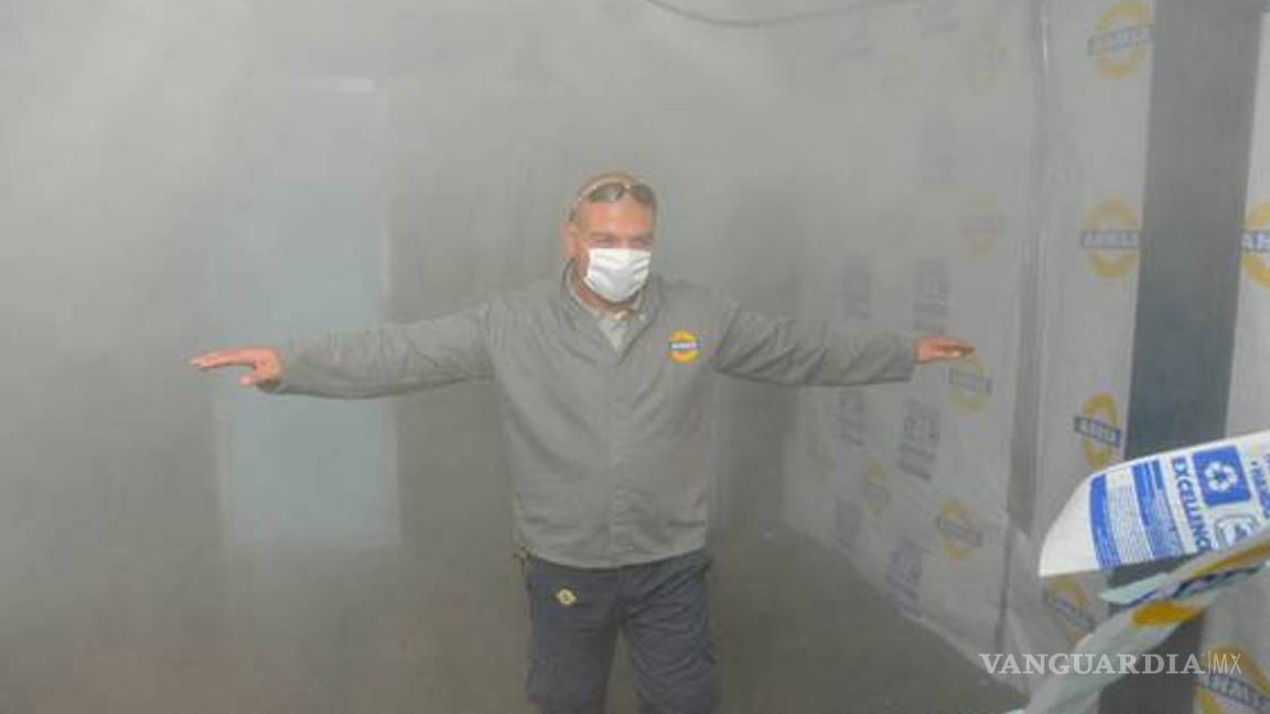 $!Instala AHMSA túneles sanitizantes en accesos principales