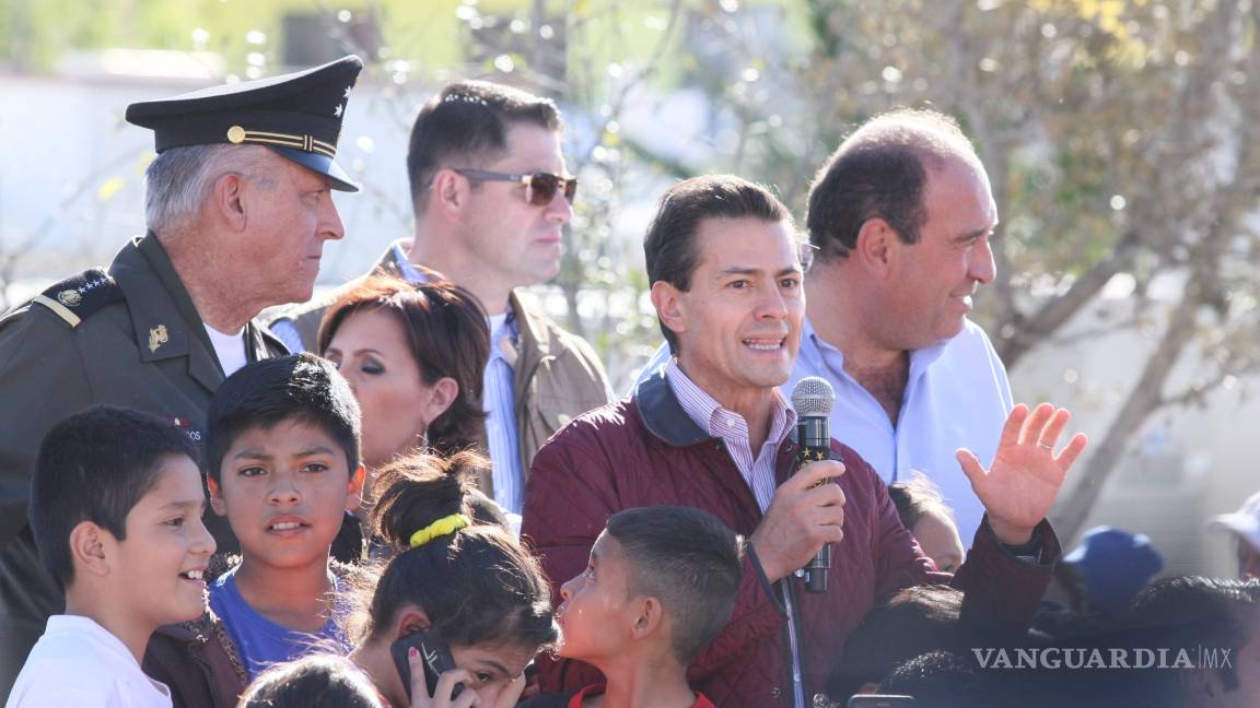 $!Entrega Peña Nieto viviendas reconstruidas en zona afectada por tornado en Ciudad Acuña