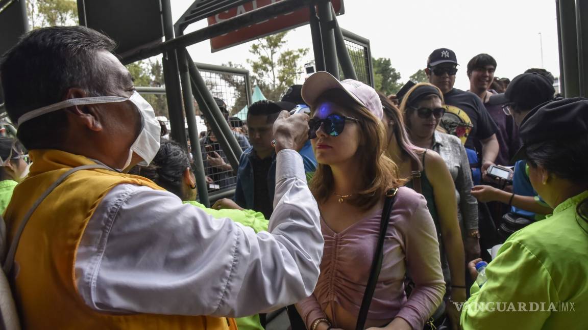 $!Vive Latino 2020 no le teme al coronavirus: Instalan filtros y asistentes usan mascarillas