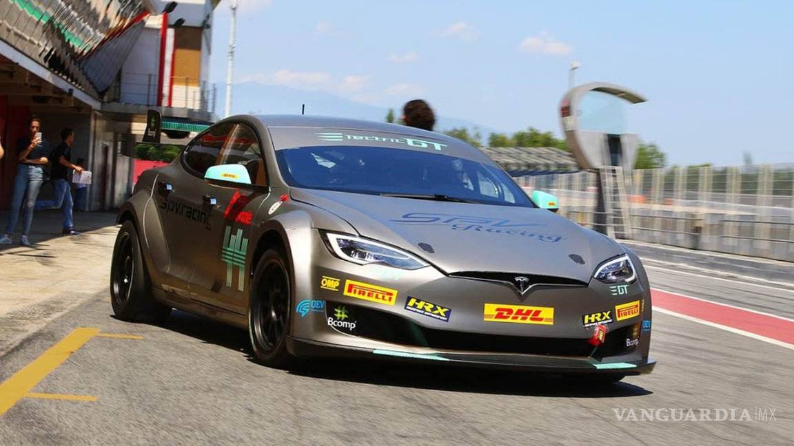 $!Tesla entra a las carreras con el veloz Model S P100DL