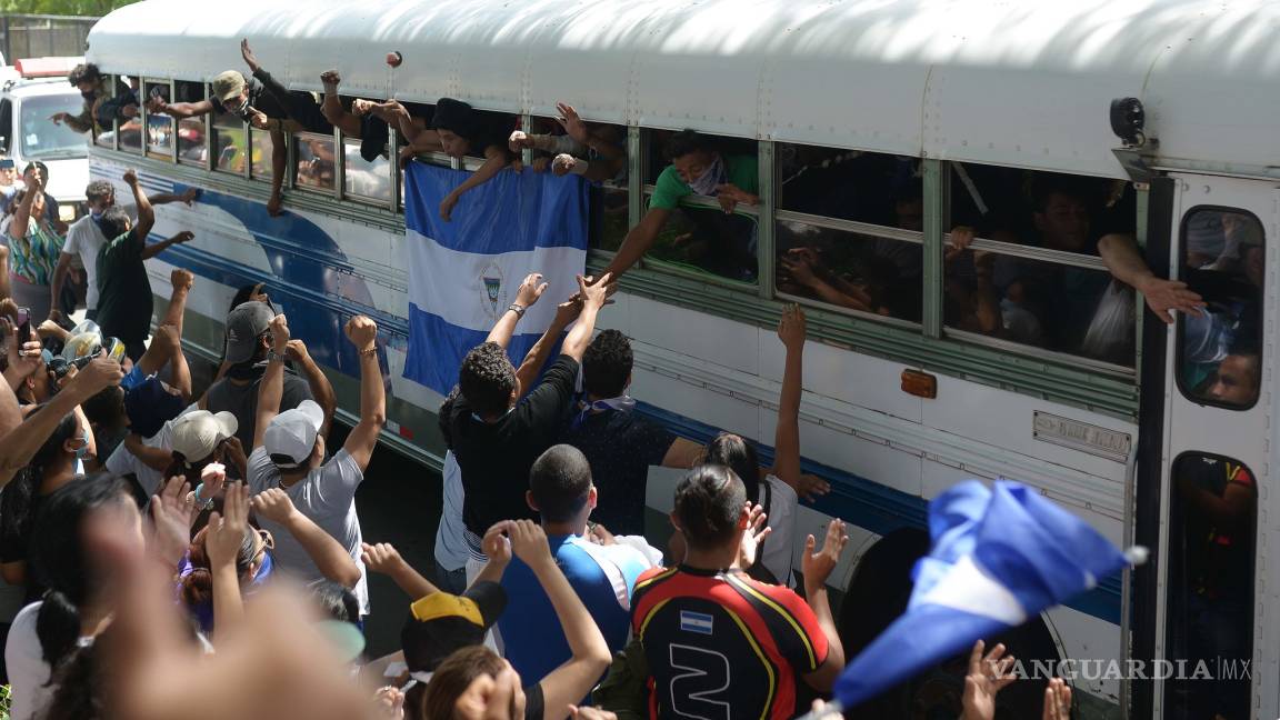 Salvan a 200 estudiantes sitiados en iglesia de Nicaragua; al menos 3 muertos en protestas