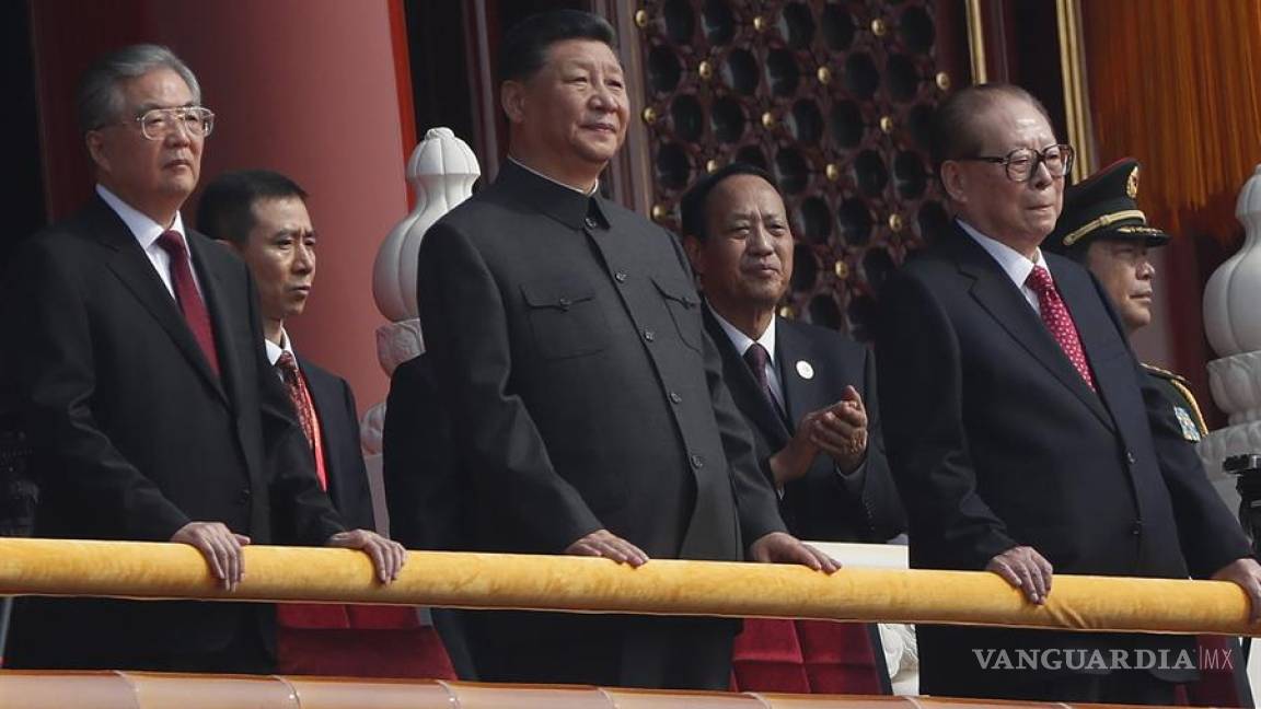 China exhibe su poderío militar en el mayor desfile de su historia