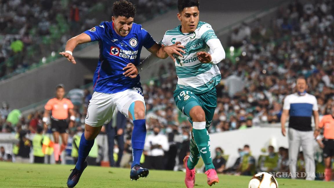 Arrasa Cruz Azul con Santos y toma ventaja con el 1-0 en Torreón