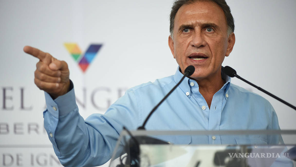 Gobernador de Veracruz vetará la 'Ley Antimemes'