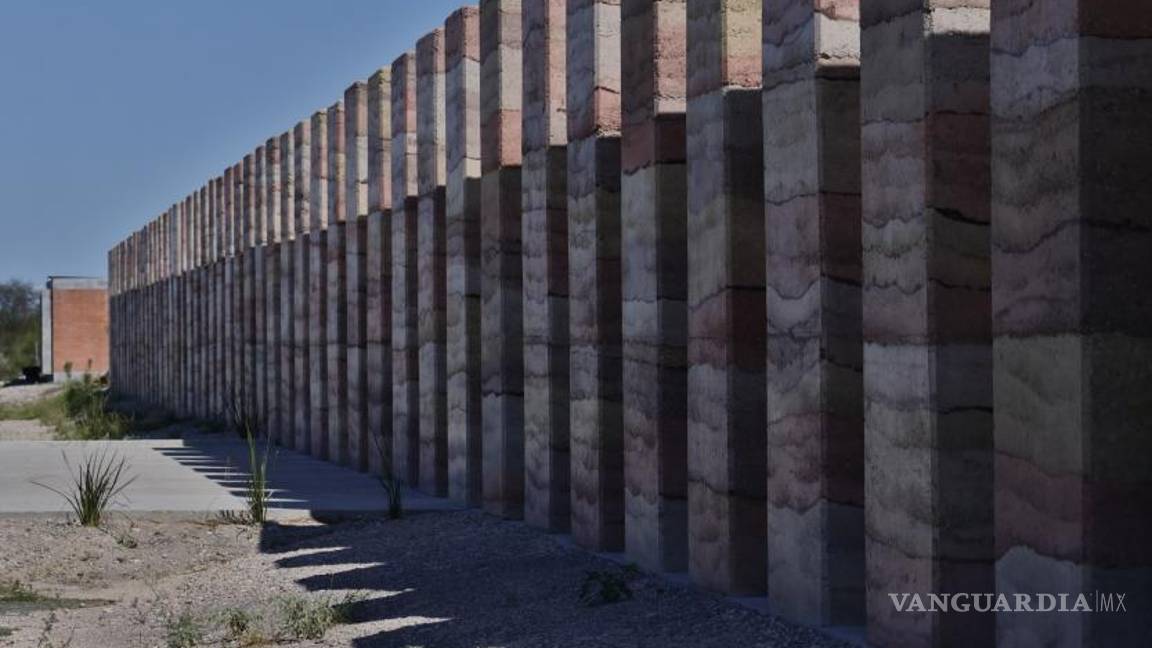 $!El monumento se ubica frente al campamento donde las viudas exigieron justicia durante años.