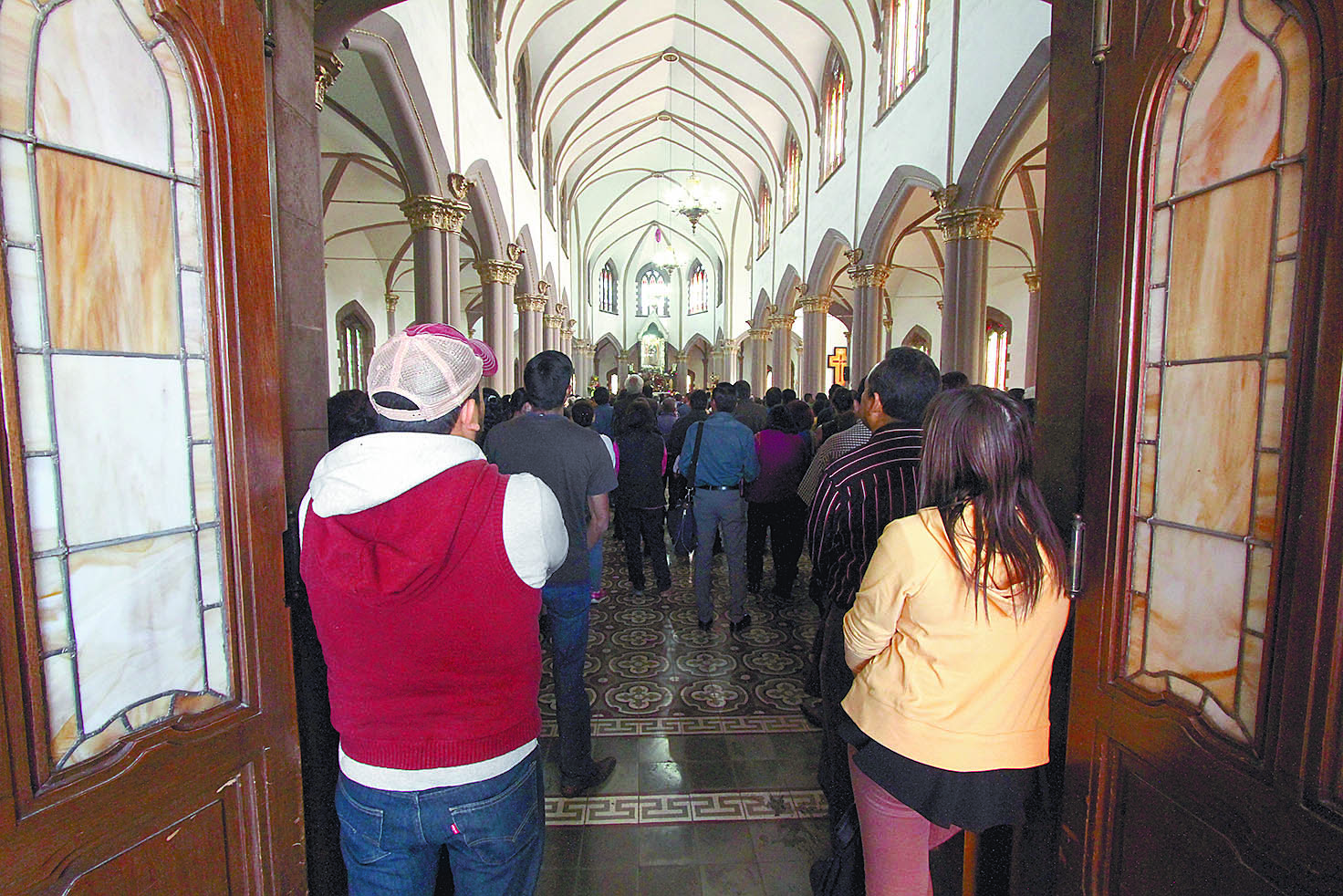 $!Trabajo y salud piden saltillenses a la Guadalupana