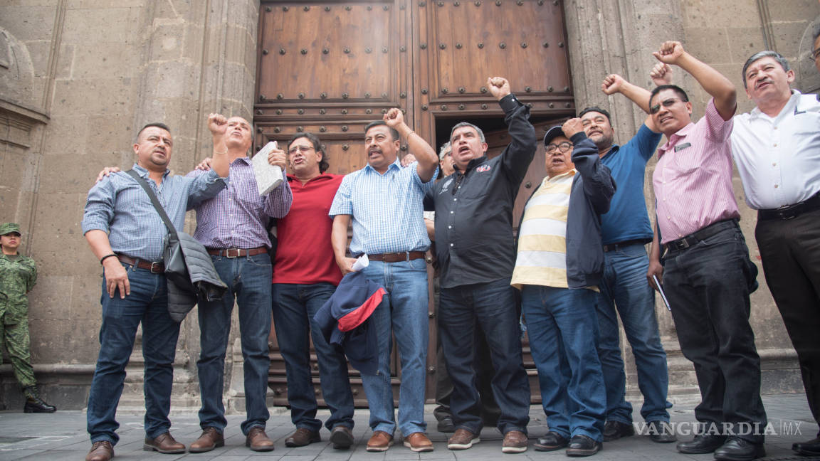 AMLO y CNTE se reúnen por tercera ocasión para dialogar sobre maestros cesados