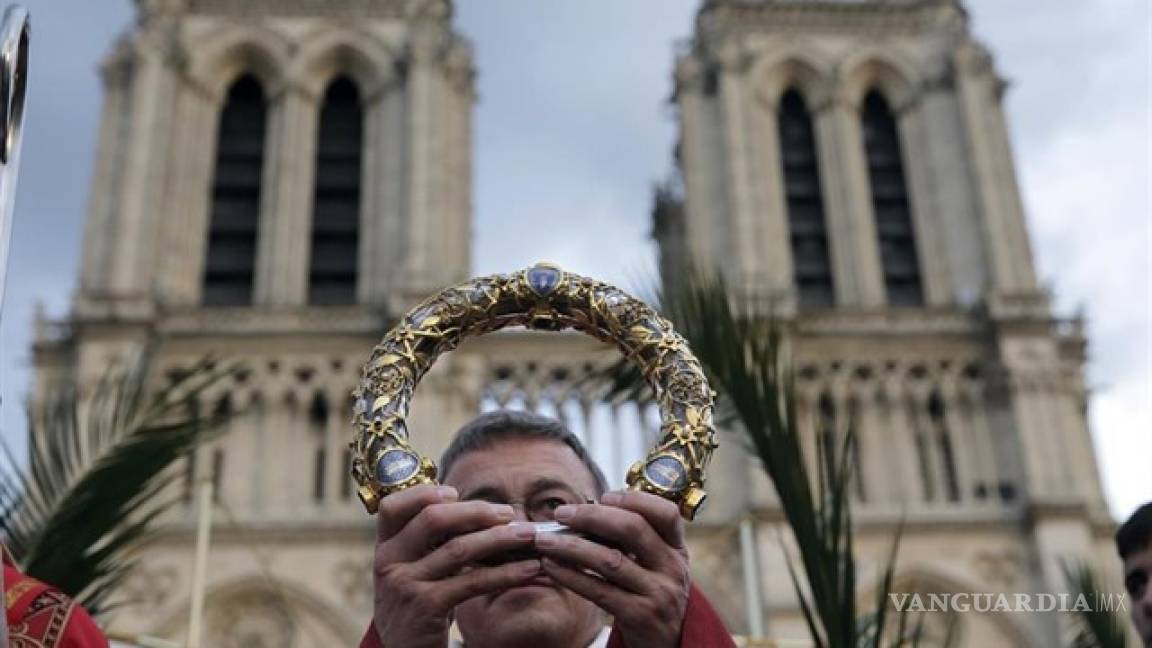 Salvan Corona de espinas y obras de arte del incendio de Notre Dame