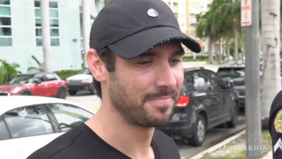 $!Le dan millones para pagar salarios de sus empleados y se compró un Lamborghini