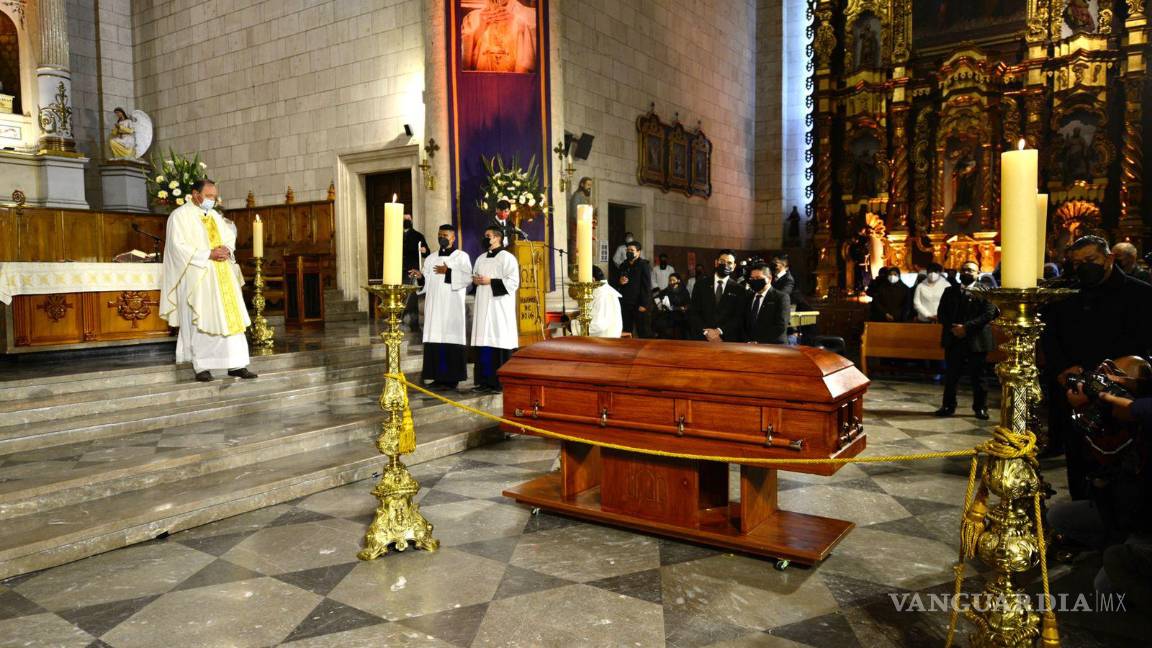 $!Será a lo largo del domingo que se realizarán dos misas más para despedir y recordar al obispo.