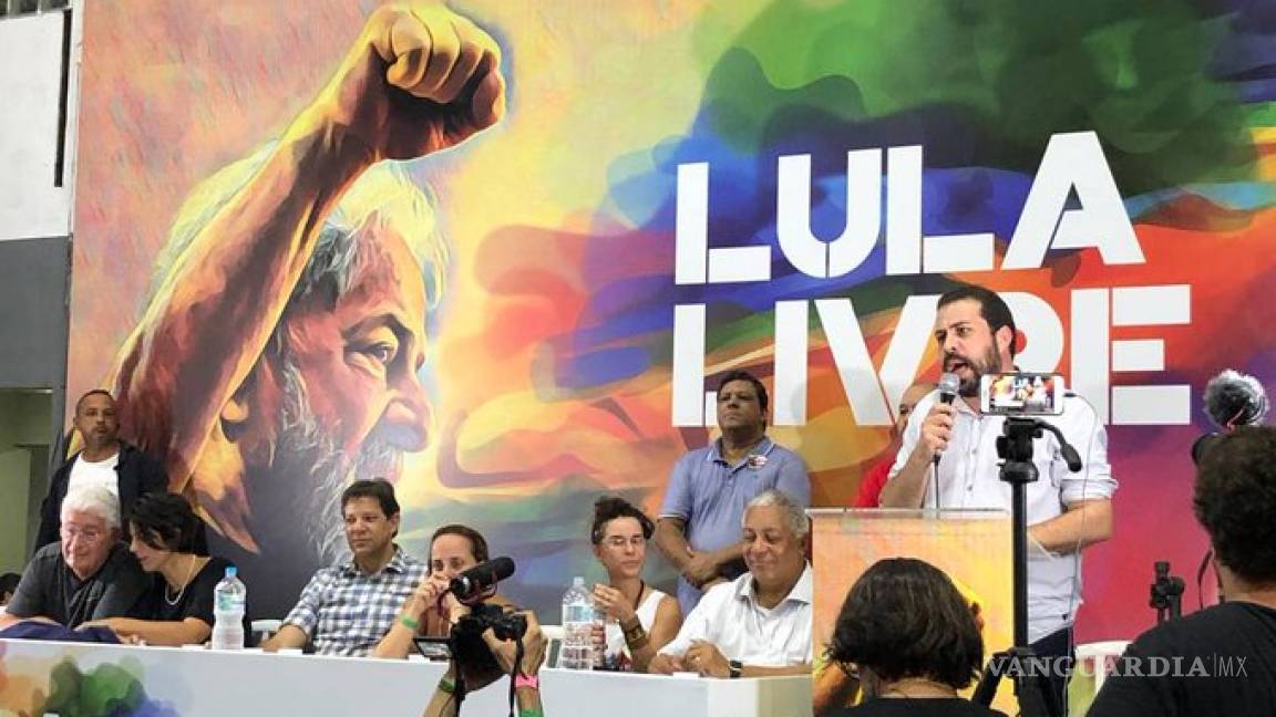 Juristas se manifiestan en pro de la liberación de Lula da Silva en Brasil