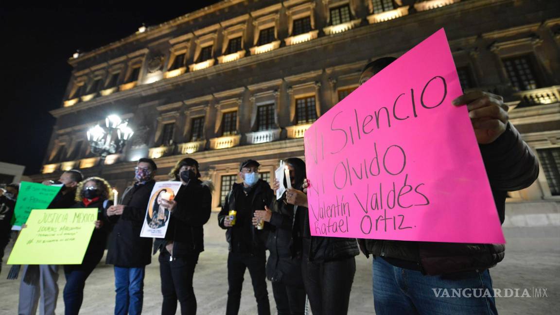 $!A la protesta, también se sumaron organizaciones de la sociedad civil y grupos de personas con causas afines.