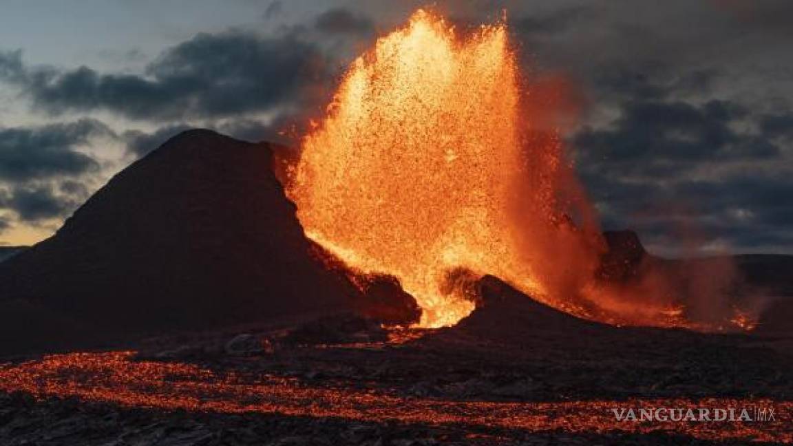 Declaran estado de emergencia en Islandia tras erupción volcánica