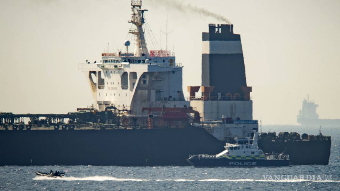 Investigan iraníes barco capturado