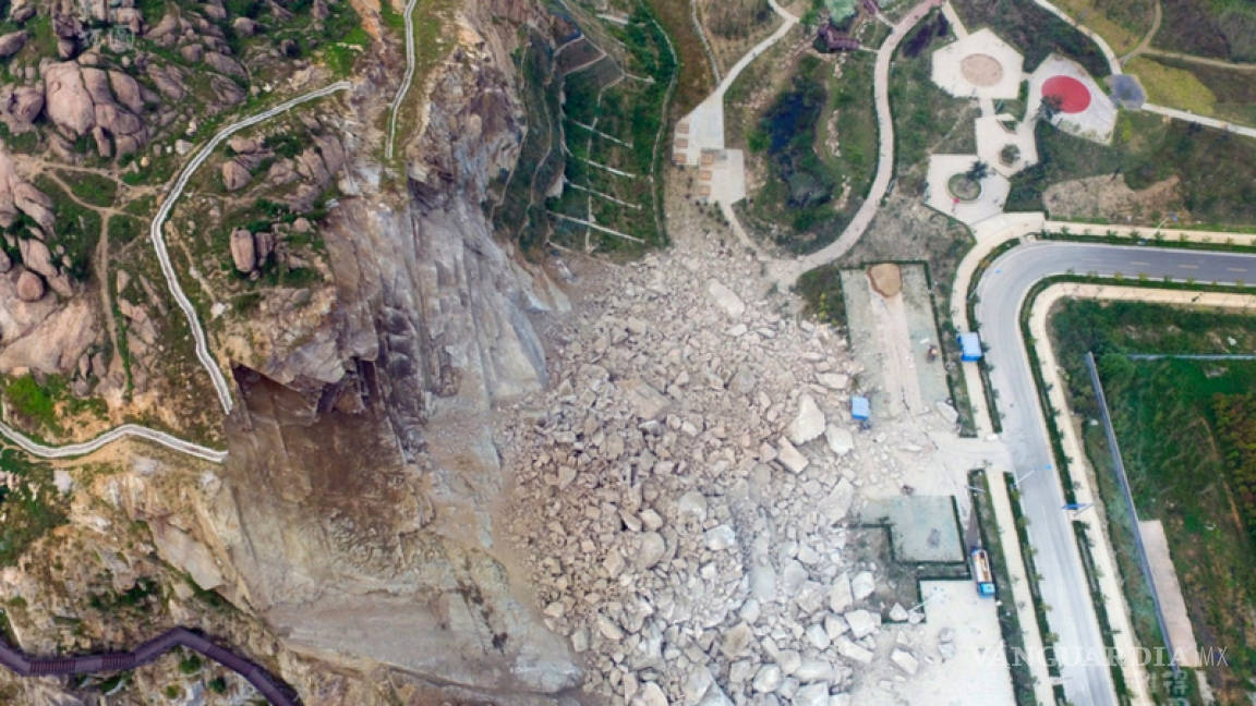 Desprendimiento de rocas gigantes destruye parque a unos días de abrir