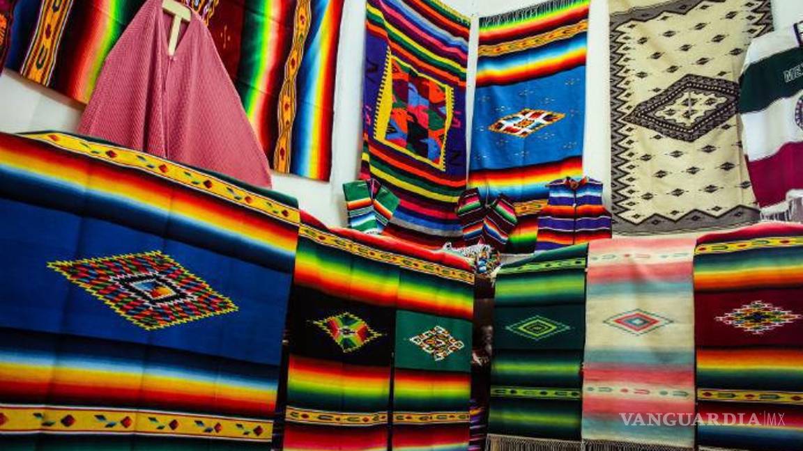 $!El diseño, la geometría, los colores del sarape saltillense es único en el mundo.