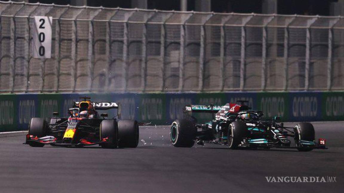 $!Con roces, Lewis Hamilton gana el GP de Arabia Saudita y empata a Verstapen; todo se definirá en Abu Dabi