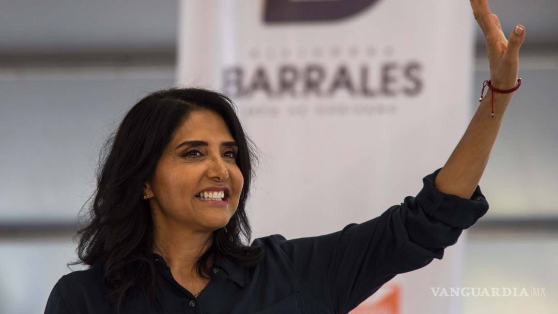 Alejandra Barrales le pone el ritmo a su campaña... bailando 'El listón de tu pelo'